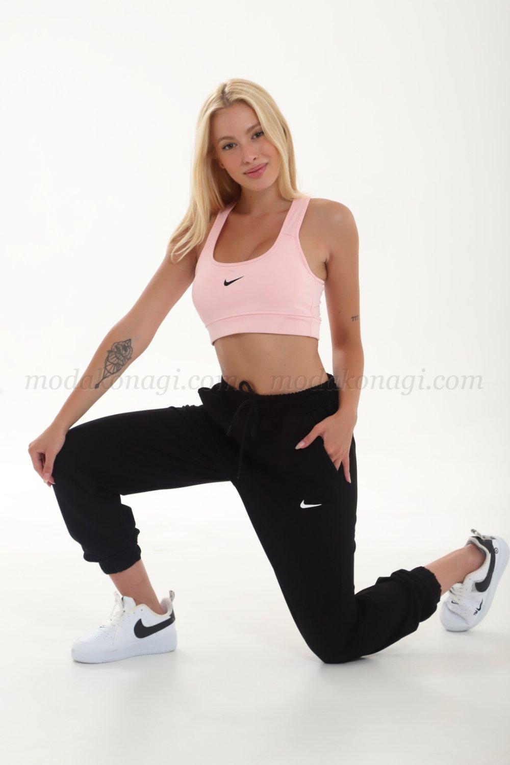 Kadın Nike Jogger Eşofman Altı Siyah