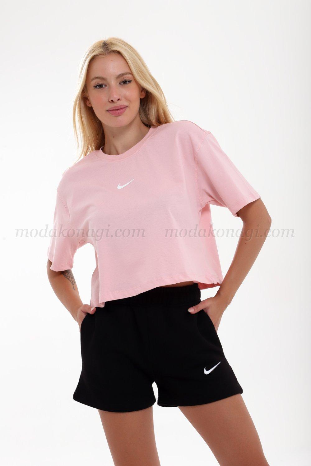 Kadın Nike Klasik Kısa T-Shirt Pudra