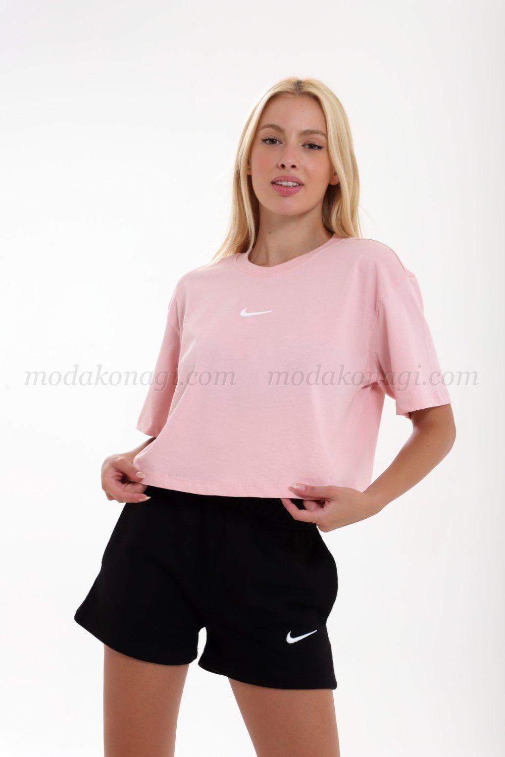 Kadın Nike Klasik Kısa T-Shirt Pudra