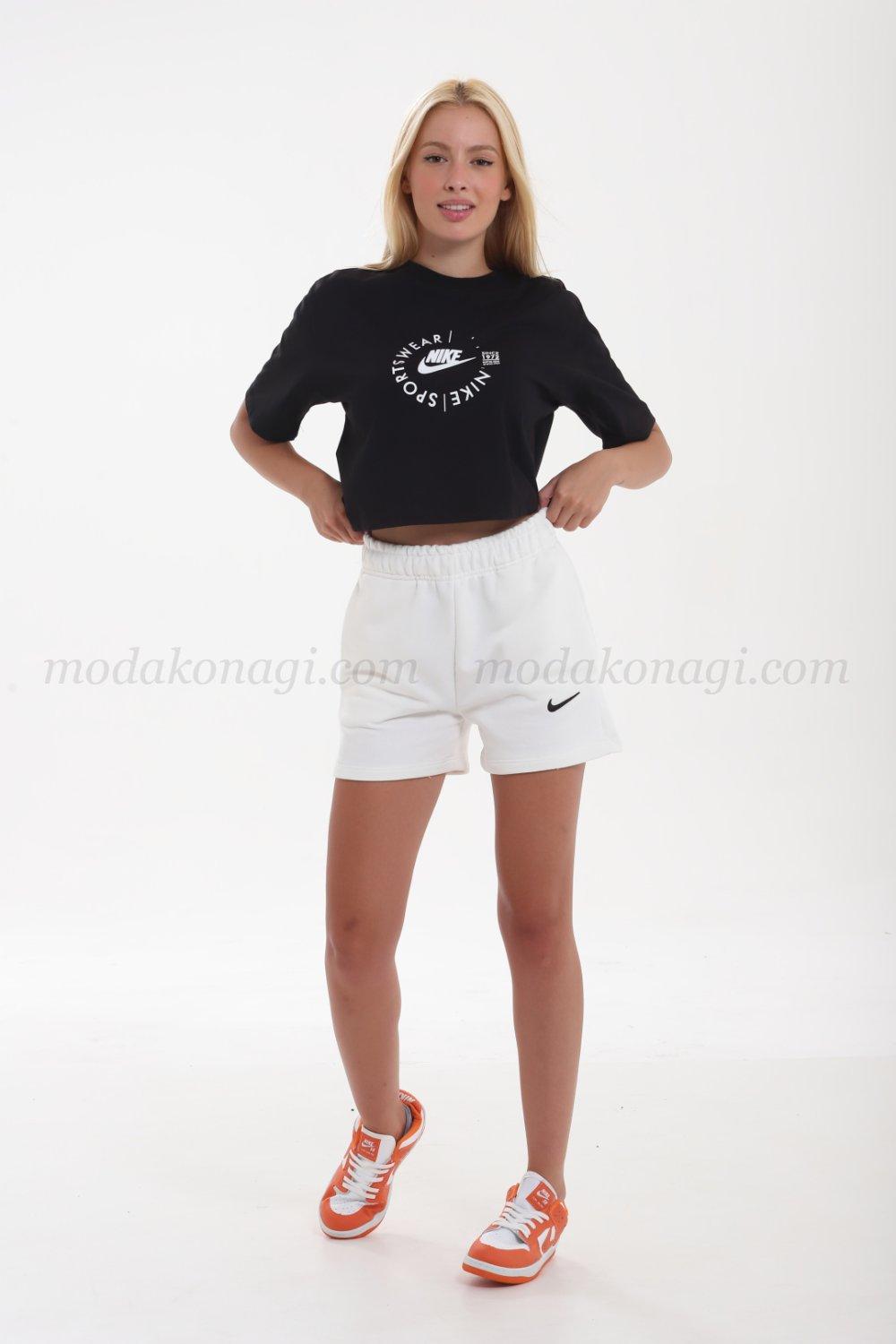 Kadın Nike Kumaş Spor Şort Beyaz