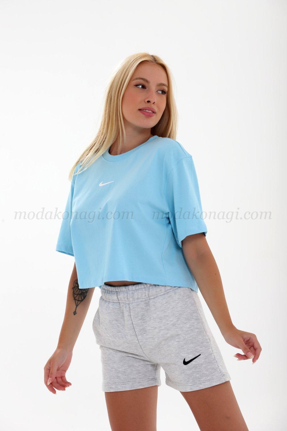 Kadın Nike Klasik Kısa T-Shirt Mavi