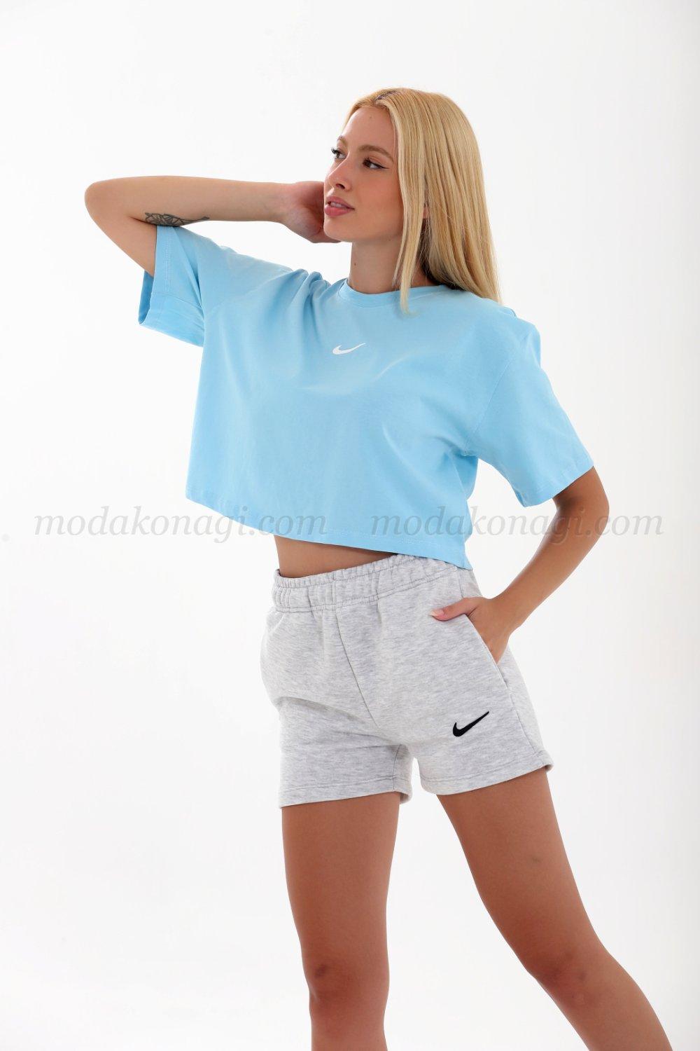 Kadın Nike Klasik Kısa T-Shirt Mavi