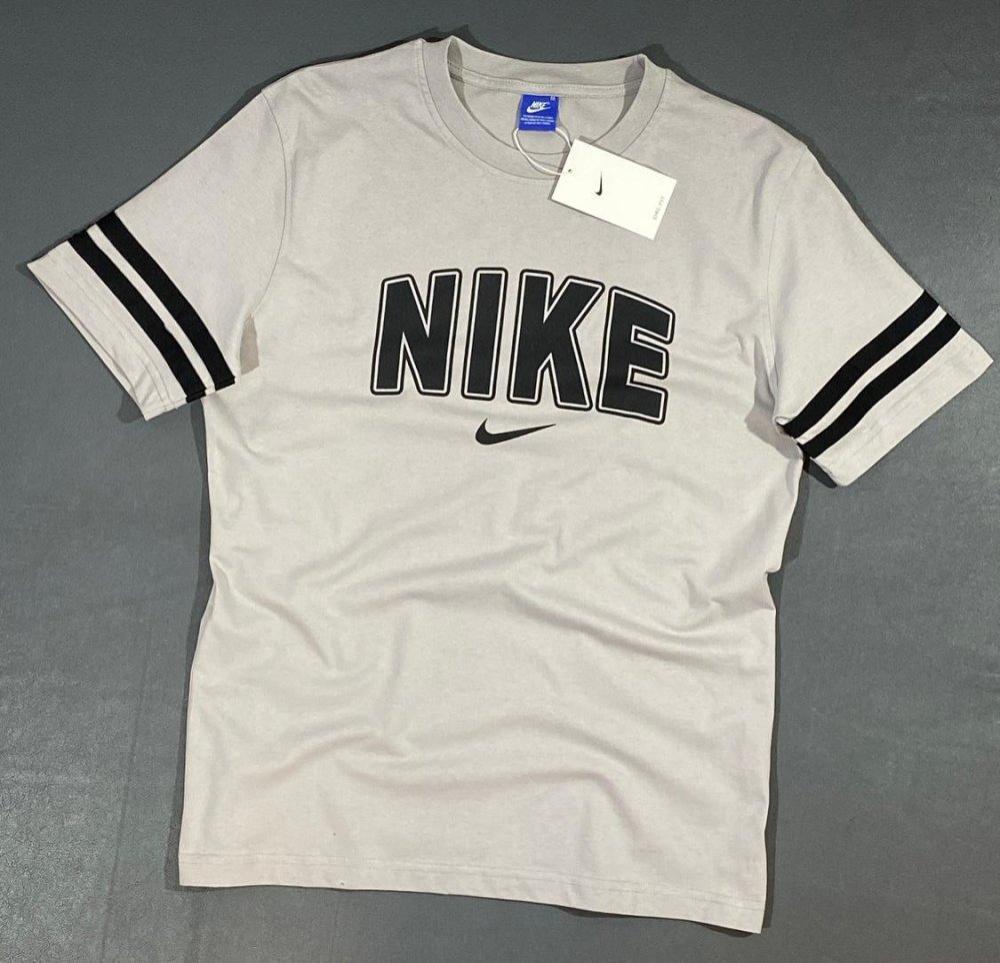 Nike Büyük Yazılı Tshirt Gri