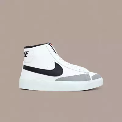Nike Blazer Bilekli Beyaz Siyah Nike Blazer Bilekli Beyaz Siyah