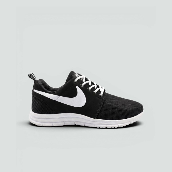 Sezon Sonu - Nike Roshe Siyah Beyaz Sezon Sonu - Nike Roshe Siyah Beyaz