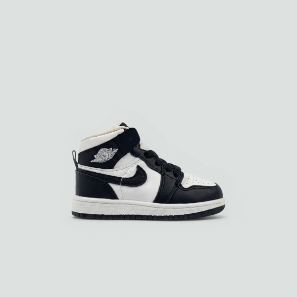 Sezon Sonu - Nike Air Jordan Bilekli Çocuk Beyaz Siyah Sezon Sonu - Nike Air Jordan Bilekli Çocuk Beyaz Siyah