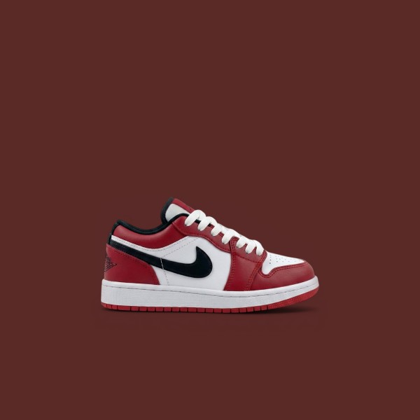 Sezon Sonu - Nike Air Jordan Kısa Çocuk Beyaz Kırmızı Siyah Sezon Sonu - Nike Air Jordan Kısa Çocuk Beyaz Kırmızı Siyah