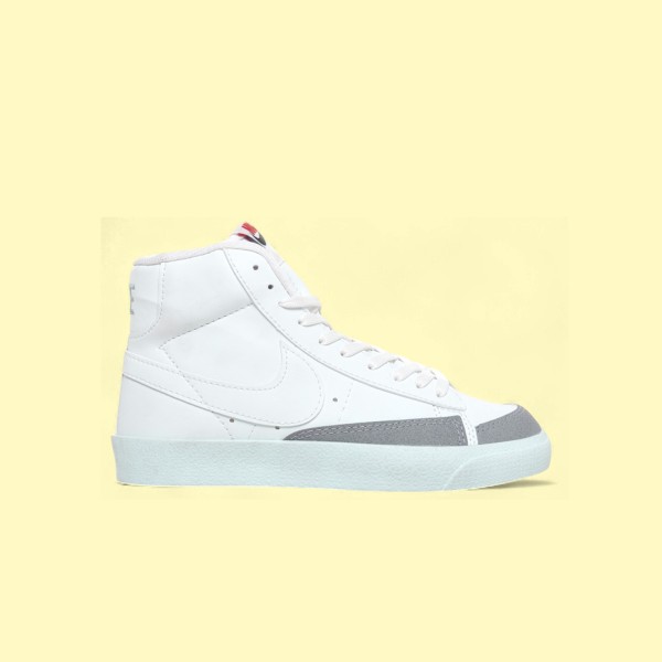 Sezon Sonu - Nike Blazer Bilekli Beyaz Sezon Sonu - Nike Blazer Bilekli Beyaz
