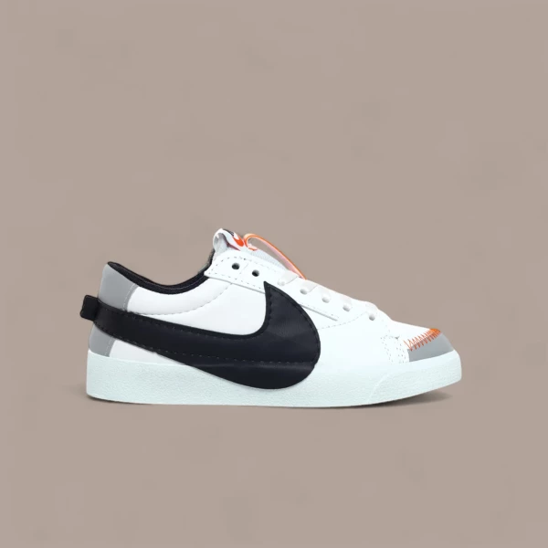 Sezon Sonu - Nike Blazer Jumbo Kısa Beyaz Siyah Sezon Sonu - Nike Blazer Jumbo Kısa Beyaz Siyah
