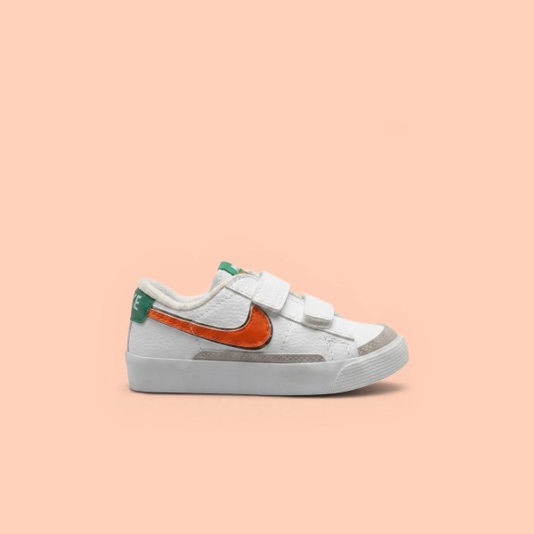 Sezon Sonu - Nike Blazer Kısa Çocuk Beyaz Turuncu Sezon Sonu - Nike Blazer Kısa Çocuk Beyaz Turuncu